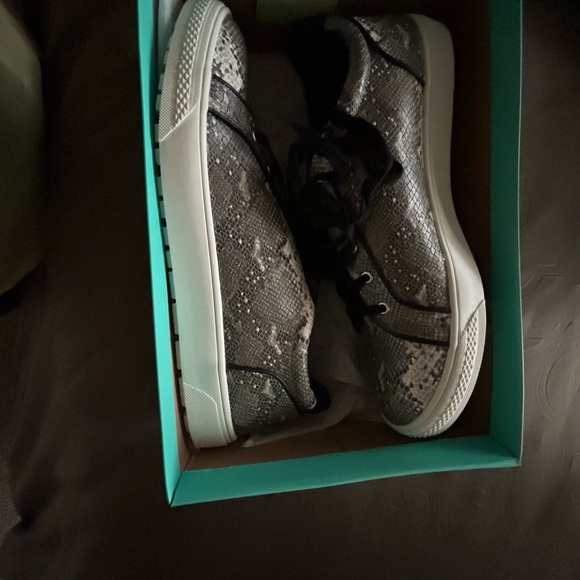 Mango sneakers by Nina. - Picture 4 of 10